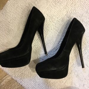 Steve Madden closed toe pumps
